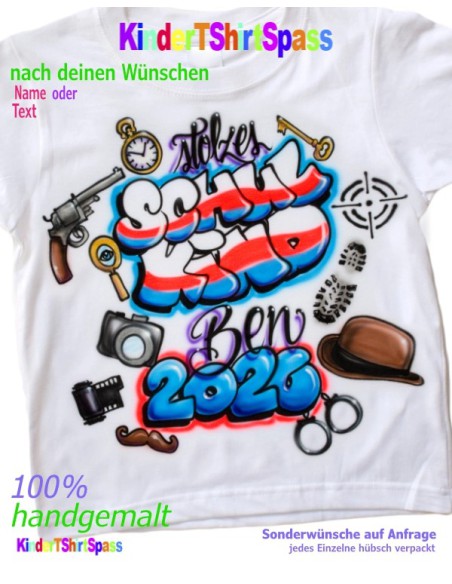Schulkind T-Shirt mit Namen und Jahreszahl handbemalt.